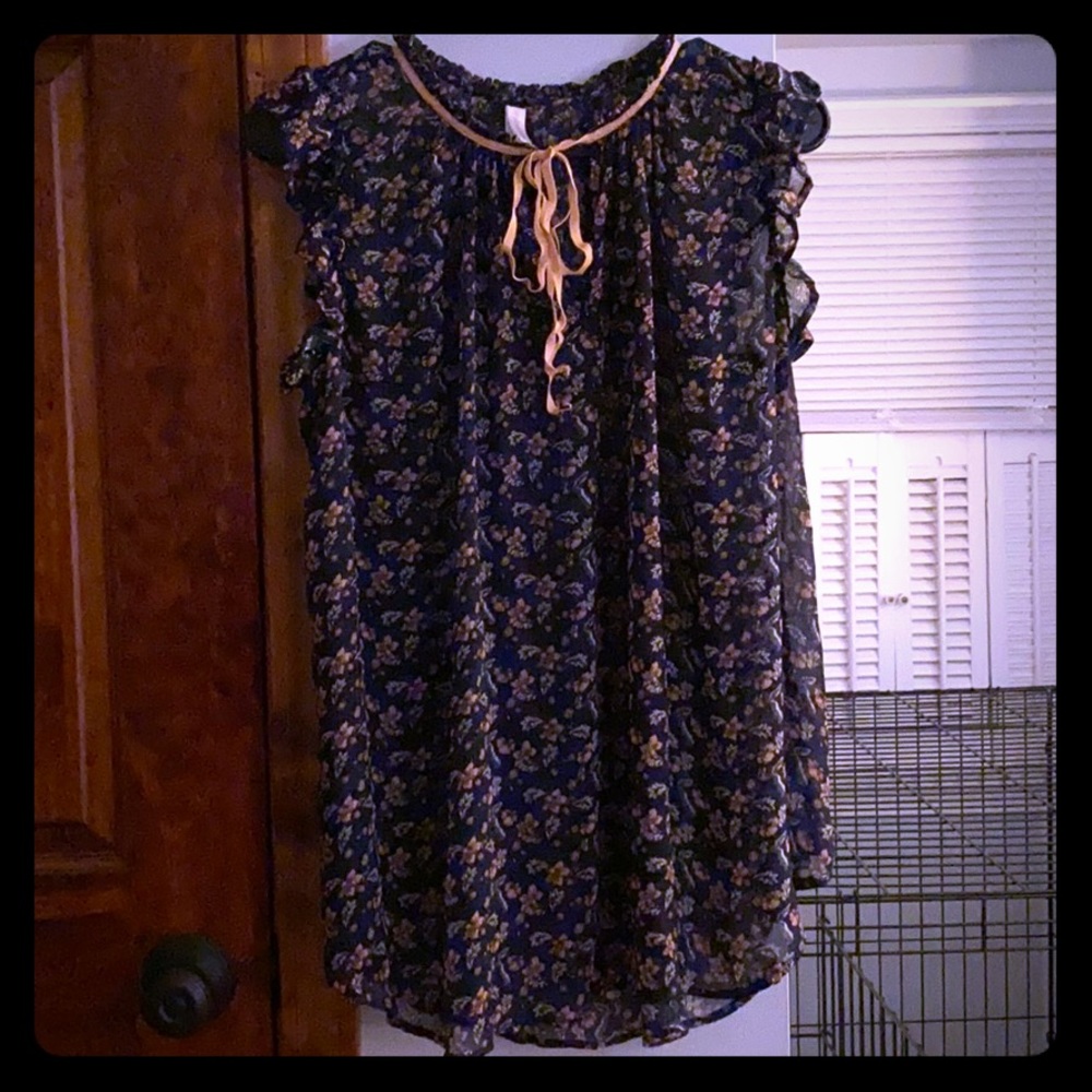 XL/ sheer floral dressy tank